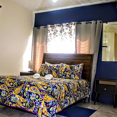 Crystoural Apartment Liguanea Sovereign Apt - 2 Bedrooms, 3 Beds, Host 4 Guest- Kingston! Exterior photo