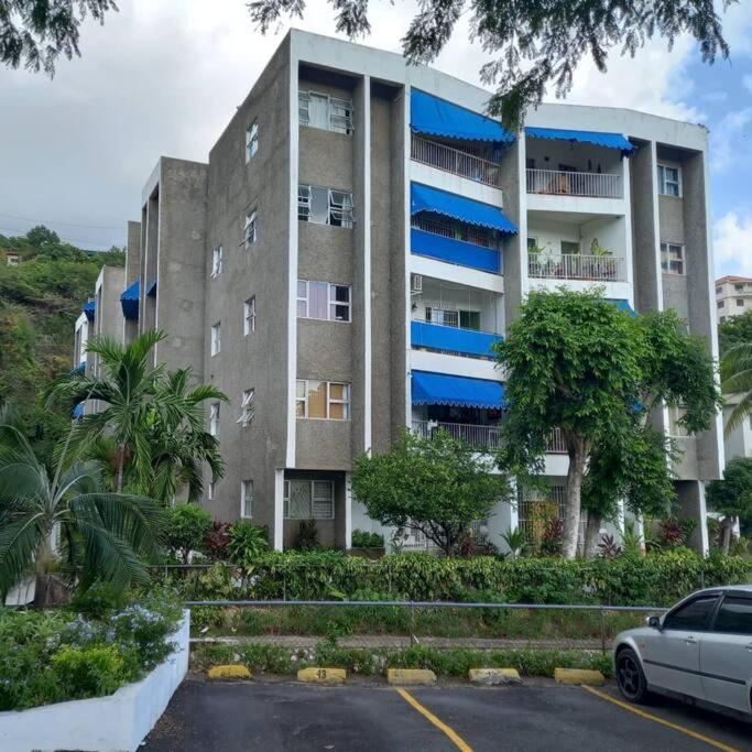 Crystoural Apartment Liguanea Sovereign Apt - 2 Bedrooms, 3 Beds, Host 4 Guest- Kingston! Exterior photo