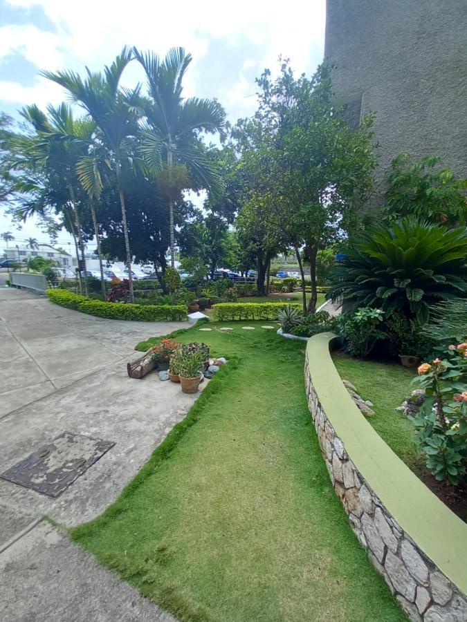 Crystoural Apartment Liguanea Sovereign Apt - 2 Bedrooms, 3 Beds, Host 4 Guest- Kingston! Exterior photo