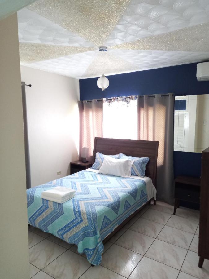 Crystoural Apartment Liguanea Sovereign Apt - 2 Bedrooms, 3 Beds, Host 4 Guest- Kingston! Exterior photo