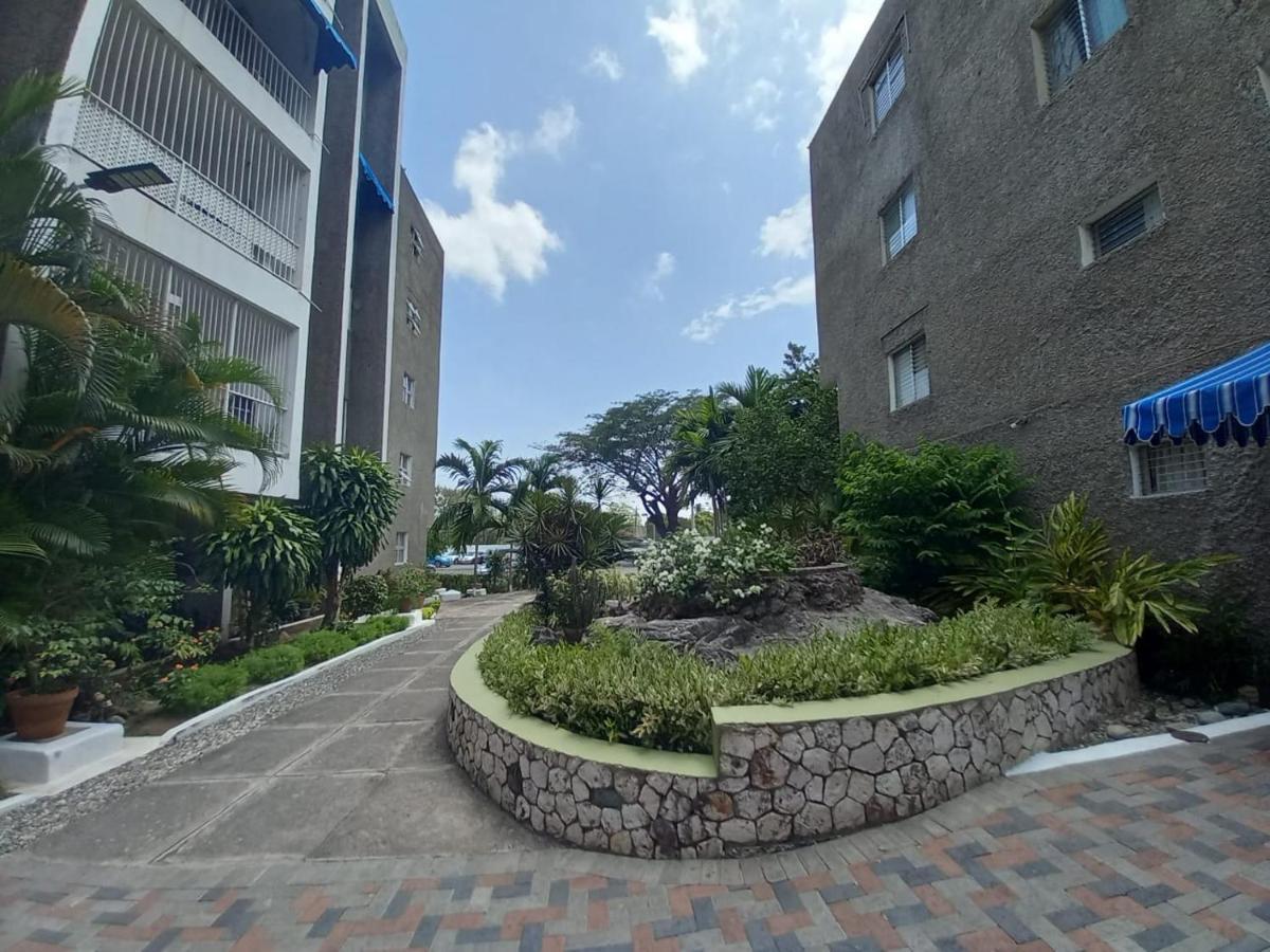 Crystoural Apartment Liguanea Sovereign Apt - 2 Bedrooms, 3 Beds, Host 4 Guest- Kingston! Exterior photo